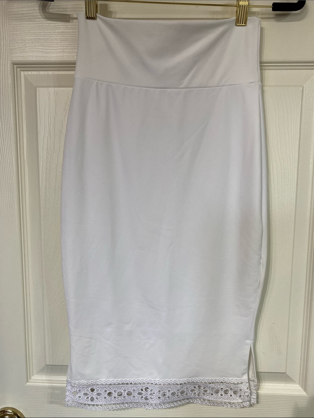 Bebe White Pencil Skirt with Lace Hem NWT